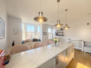 HIGH STREET- click for photo gallery